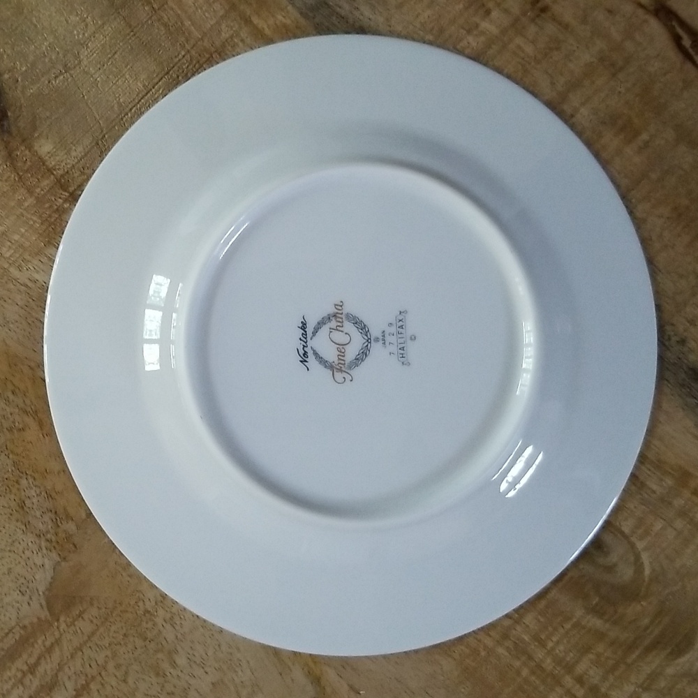 Noritake Halifax Dessert/Appetizer Plates - Set of 4 - Picture 9 of 9